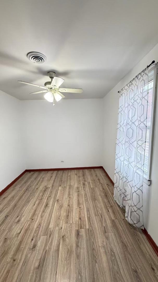 Foto del edificio - 2737 W 38th Pl