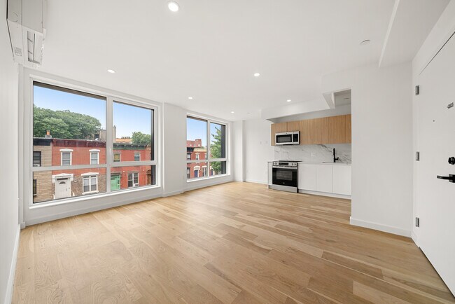 Foto del edificio - 105 Rogers Ave
