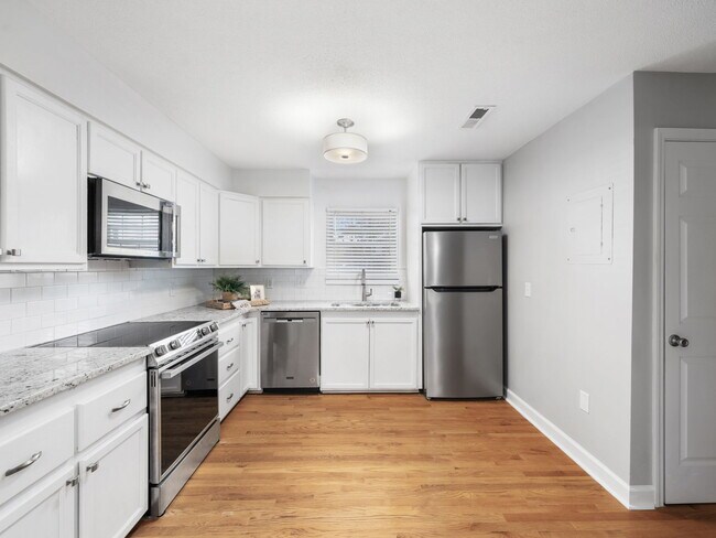 Foto del edificio - 6543 New Market Way