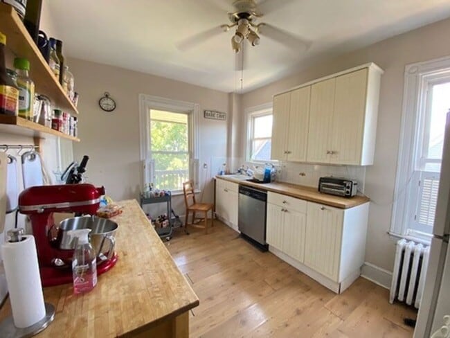 Building Photo - Mission Hill Modern 4bed apartment available 9/1/2026