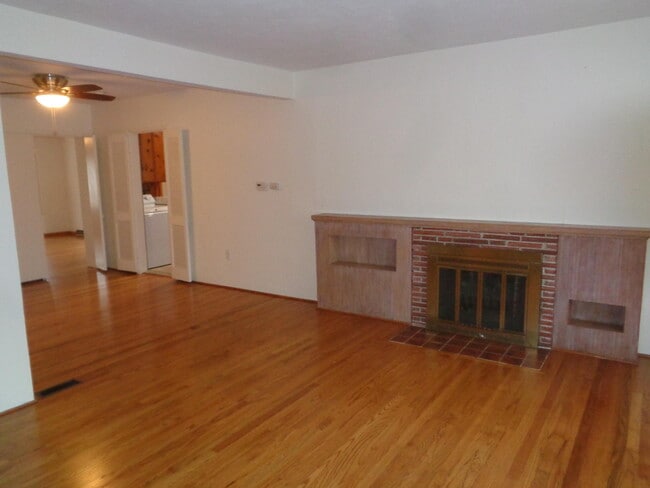 Building Photo - 708 Edgewood Ave