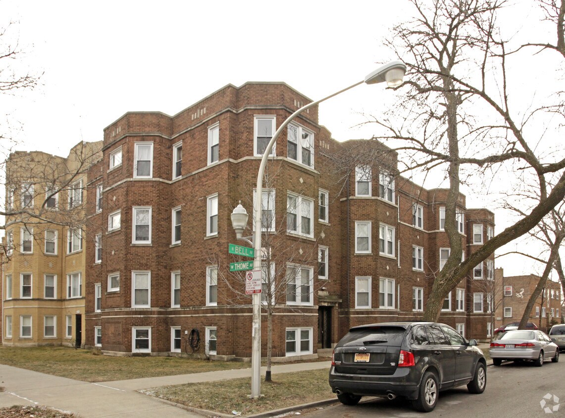 West Ridge Apartments in Chicago, IL
