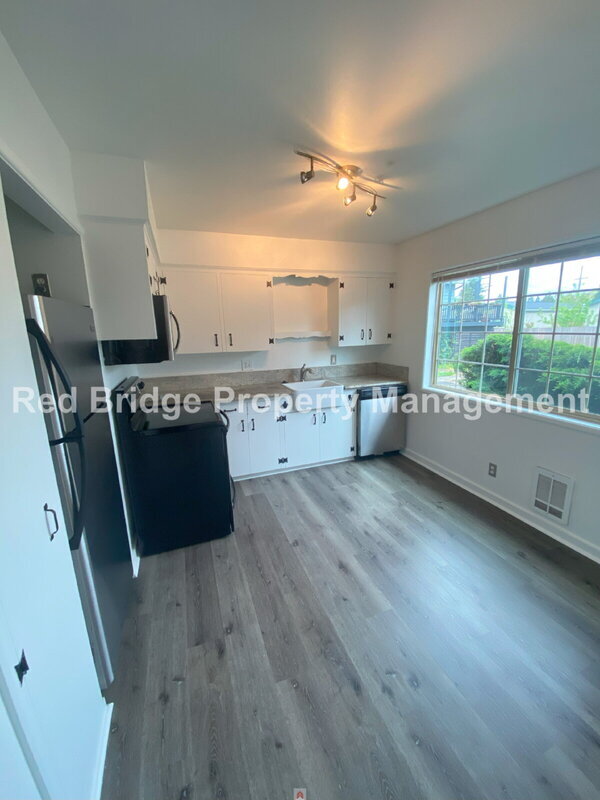 Photo - 4508 NE Killingsworth St Apartment