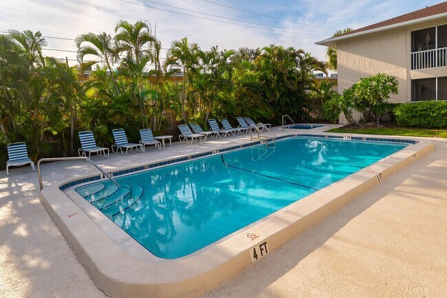 Foto del edificio - Conveniently located, furnished, 2 Bed, 2 ...