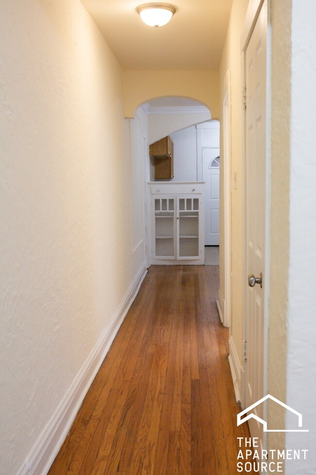Building Photo - 4455 W Diversey Ave