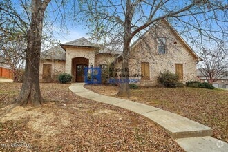 Building Photo - 206 Copper Creek Dr