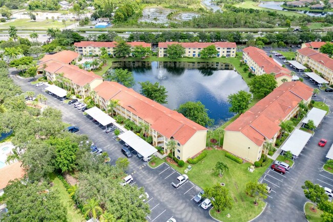 Foto del edificio - 8294 Key Royal Cir