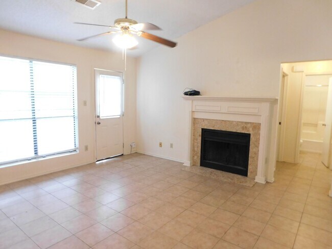 Foto del edificio - Stockton Properties  ( 2025/27 Redwing Way )