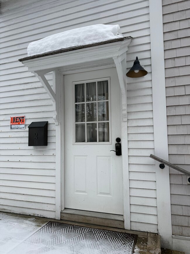 Building Photo - 278 Maine St