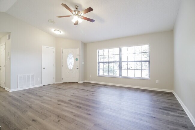 Foto del edificio - 1035 McKinnon Ave