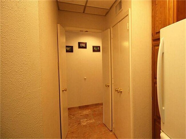 Building Photo - 2213 S Braeswood Blvd