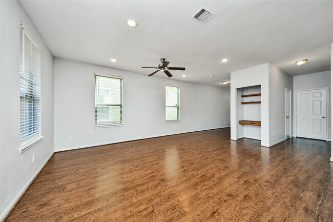 Foto del edificio - 17024 Wilthorne Gardens Ct