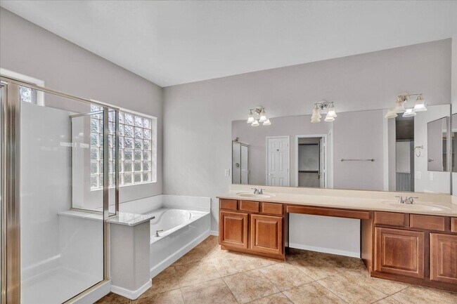 Building Photo - 4280 N 157th Ave