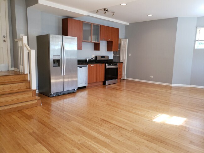 Building Photo - 6200 N Kimball Ave