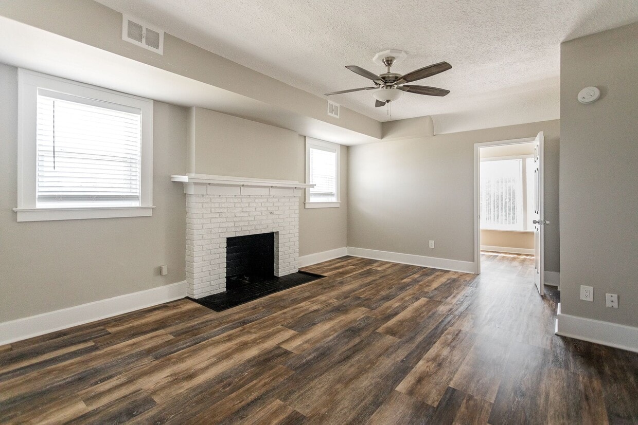 Primary Photo - Historic Style, Modern Comforts, Prime Loc...