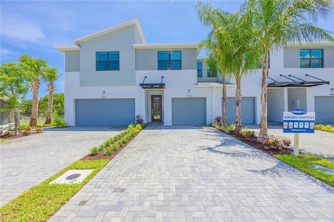 Foto del edificio - 7040 Channing Ave