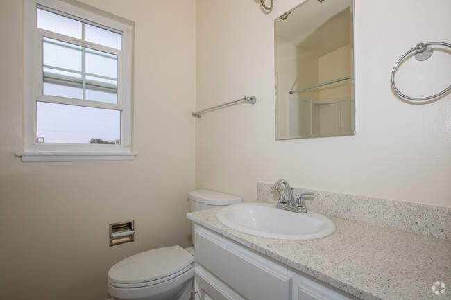 3 br bathroom - Imperial Beach Gardens