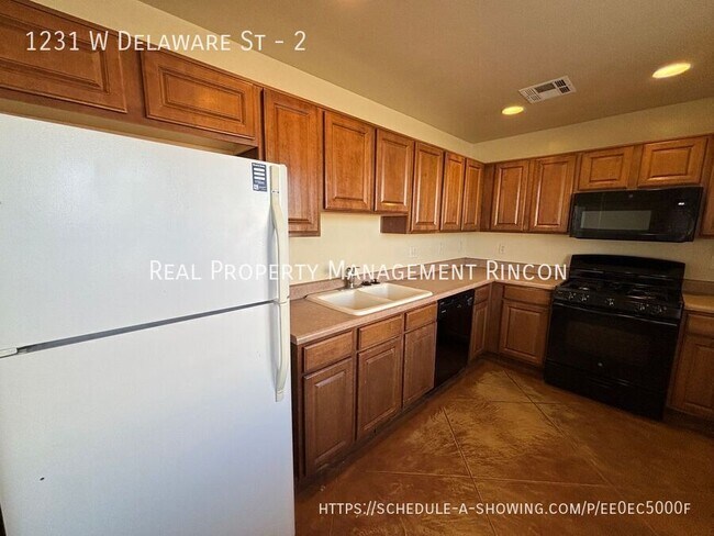 Foto del edificio - 1231 W Delaware St