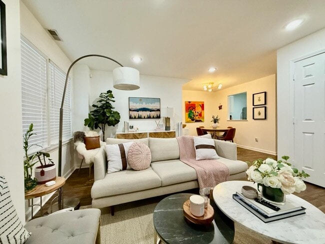 Building Photo - 267 GATES Ave