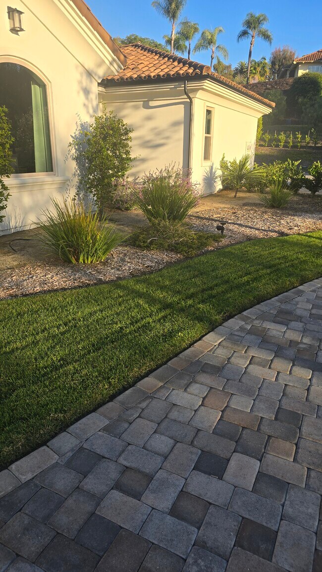 Building Photo - 5748 Lake Vista Dr