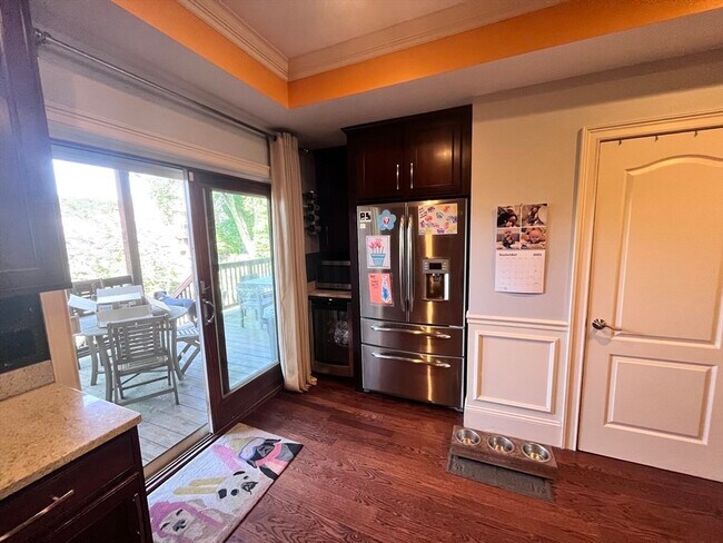 Foto del edificio - 584 E 8th St