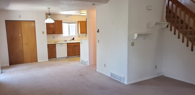 Building Photo - 4570 Witches Hollow Ln