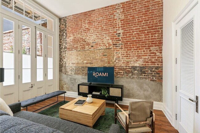 Building Photo - 822 Perdido St