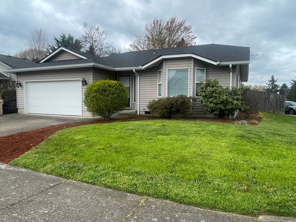 Foto principal - Pet Friendly Charming 3 Bedroom Home with ...