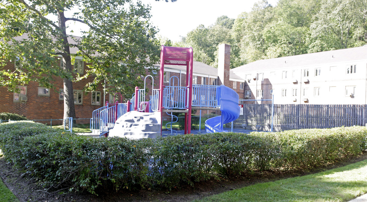 Building Photo - Edgebrook Cooperative, Inc