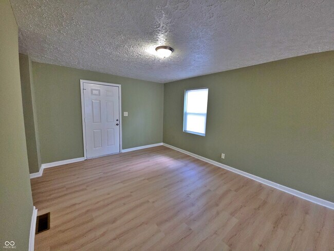 Foto del edificio - 2223 E 38th St