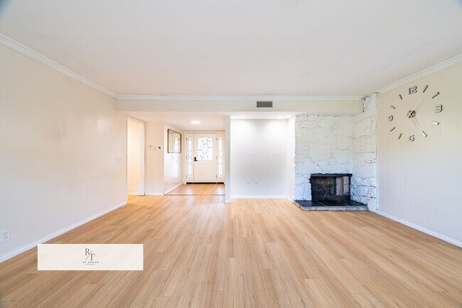 Foto del edificio - 3 Bed | 2 Bath Single-Family Home in Walnut Valley Unified School District