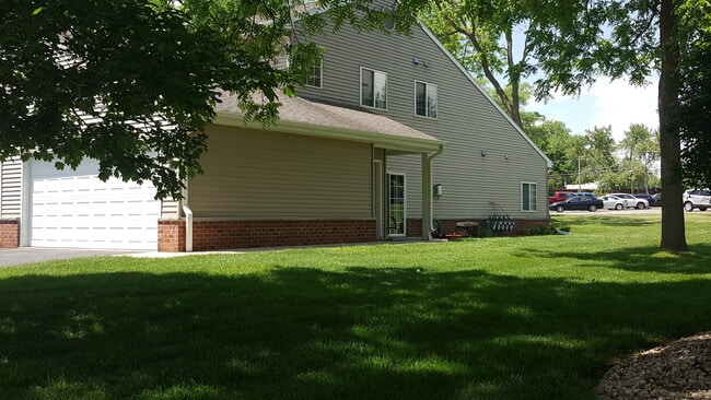 Building Photo - 869 Pope St