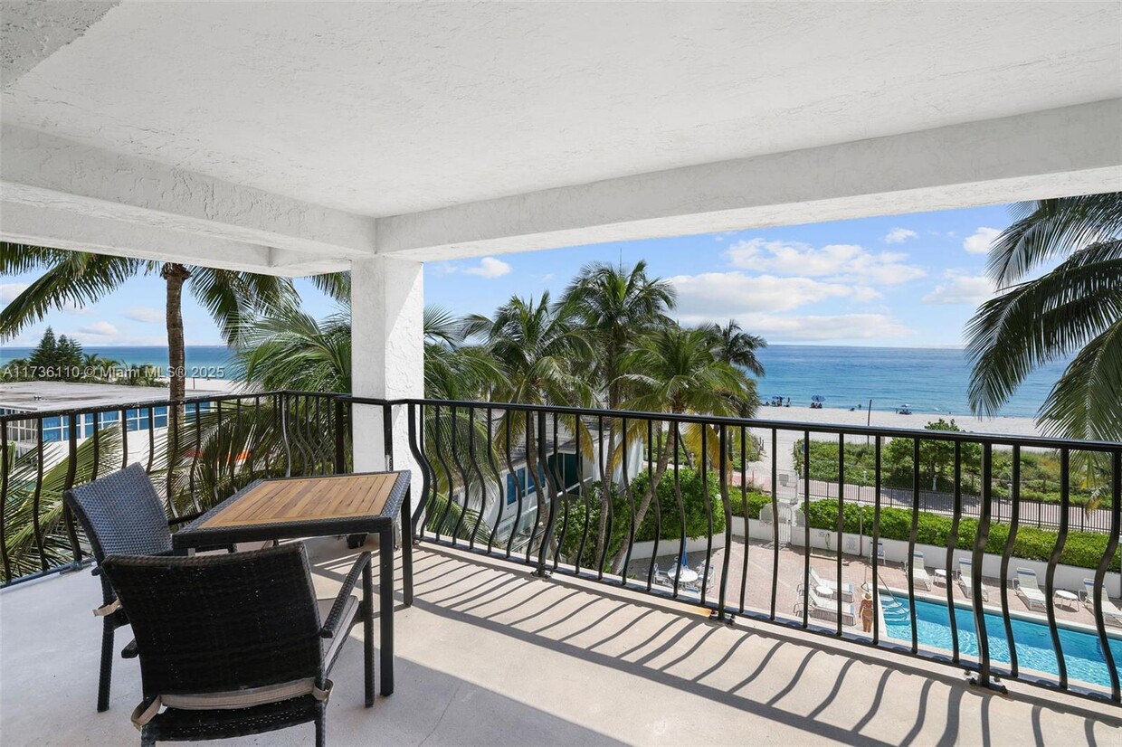 Foto principal - 5415 Collins Ave