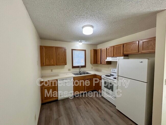 Foto del edificio - 817 Maple Ln
