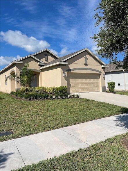 Building Photo - 3431 Sagebrush St