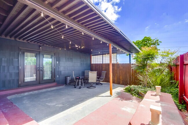 Foto del edificio - 5551 Churchward St