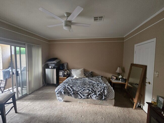 Foto del edificio - 413 Mill Hollow Rd