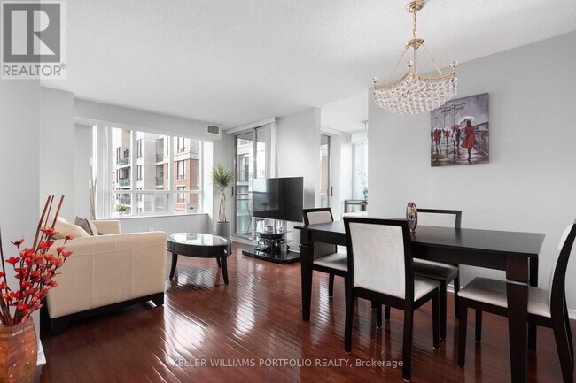 Photo du bâtiment - 350 Red Maple Rd