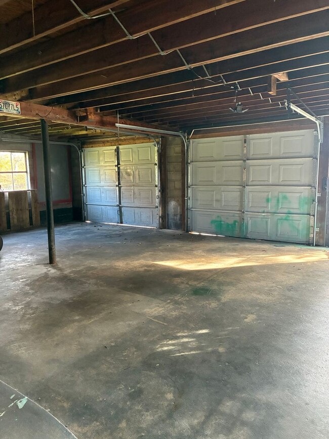 Foto del edificio - 251 Narrow Dr