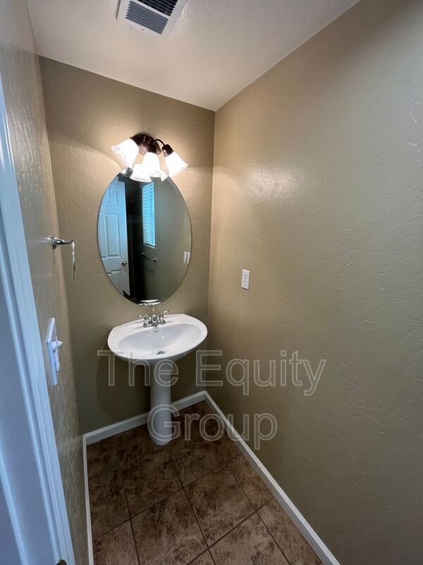 Building Photo - 1417 N Asciano Ct