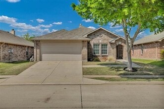 Building Photo - 1905 Nightingale Dr