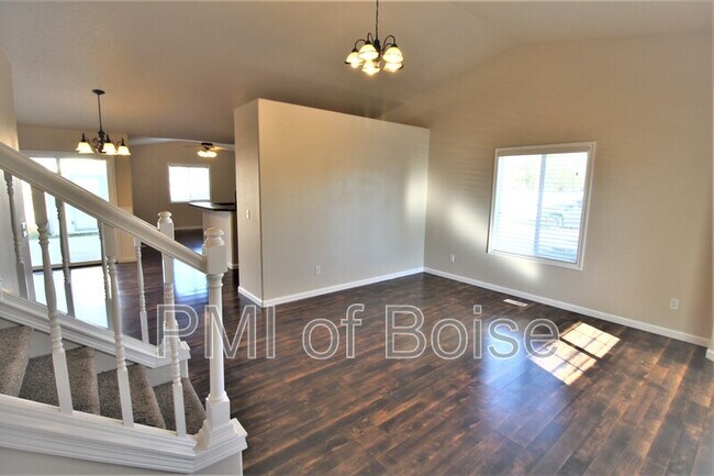 Foto del edificio - 6480 E Shellbrook Dr