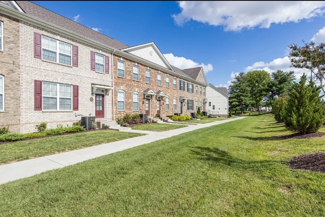 Building Photo - 204 Kinsale Dr