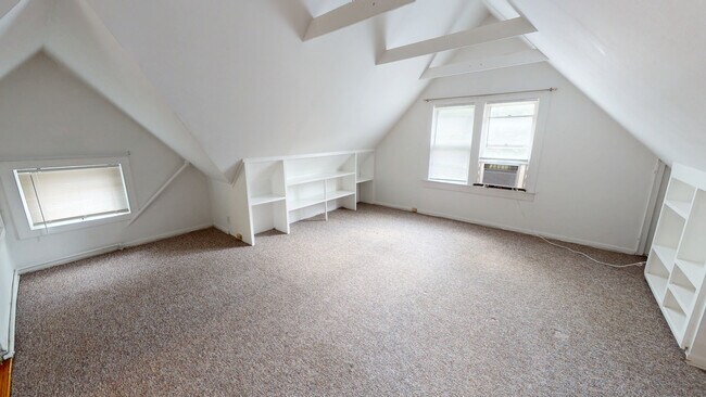 Foto del edificio - 1322 S Forest Ave