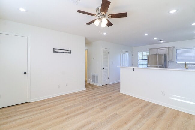 Building Photo - 86 cr 122
