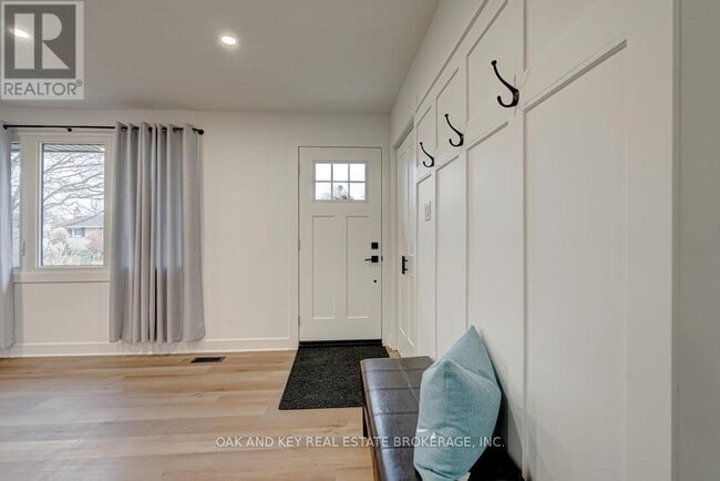 Building Photo - 13 Dunwich Dr