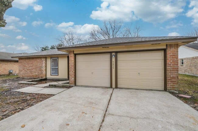 Building Photo - 3435 Edgecreek Dr