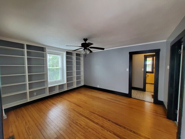 Building Photo - 151 Academy St