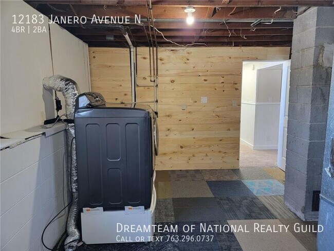 Building Photo - Pet Friendly, Single Family Home Available...