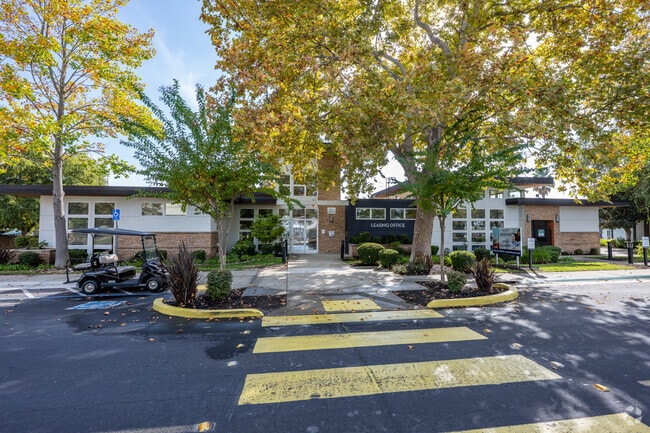 Building Photo - Arbors at Antelope